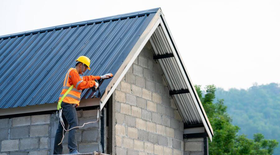 Professional gutter cleaning in Twin Rocks, PA